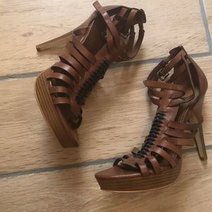 Gianni Bini brown leather heals